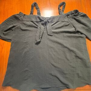 Blue Leopard Black Top Size 2X (Size Missing)